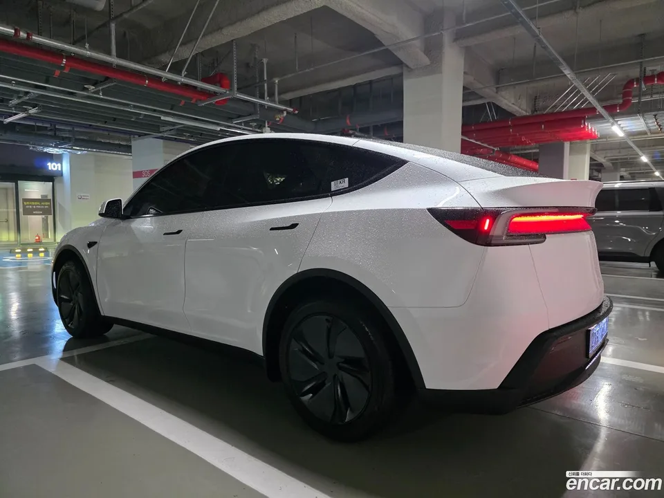 Tesla Model Y RWD 2026 — миниатюра 4