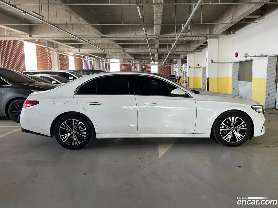 Mercedes-Benz E-Class E200 2024 — миниатюра 3