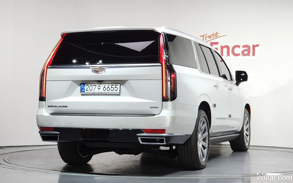 Cadillac Escalade 6.2 ESV 2023 — миниатюра 2
