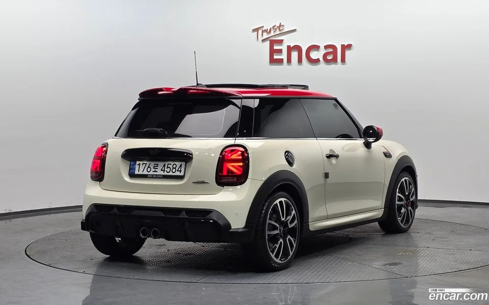 MINI Cooper S JCW 2023 — миниатюра 2