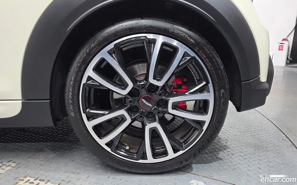 MINI Cooper S JCW 2023 — миниатюра 5