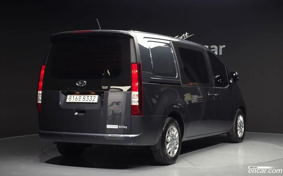 Hyundai Staria 5 2023 — миниатюра 2
