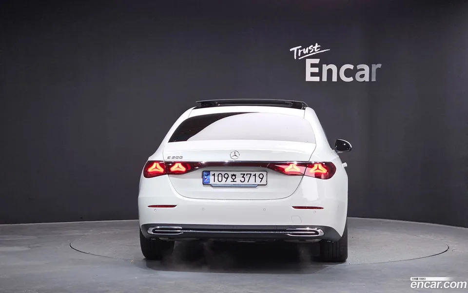 Mercedes-Benz E-Class E200 2024 — миниатюра 4
