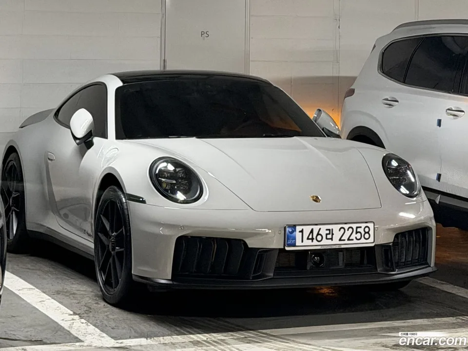 Porsche 911 (992) GTS 2025 — миниатюра 4