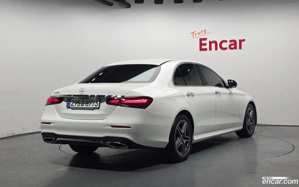 Mercedes-Benz E-Class E250 AMG Line 2023 — миниатюра 2