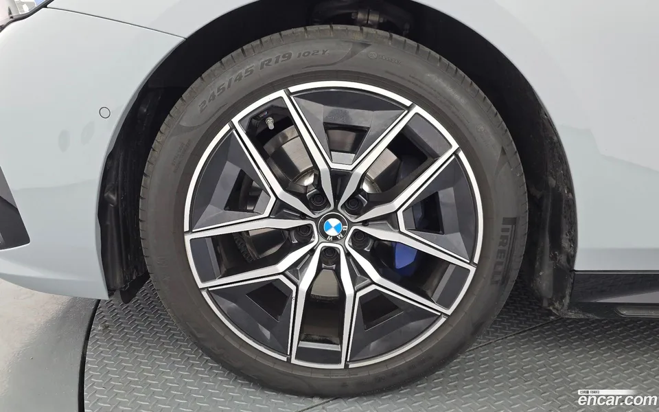BMW 5 Series 520i M 2025 — миниатюра 5