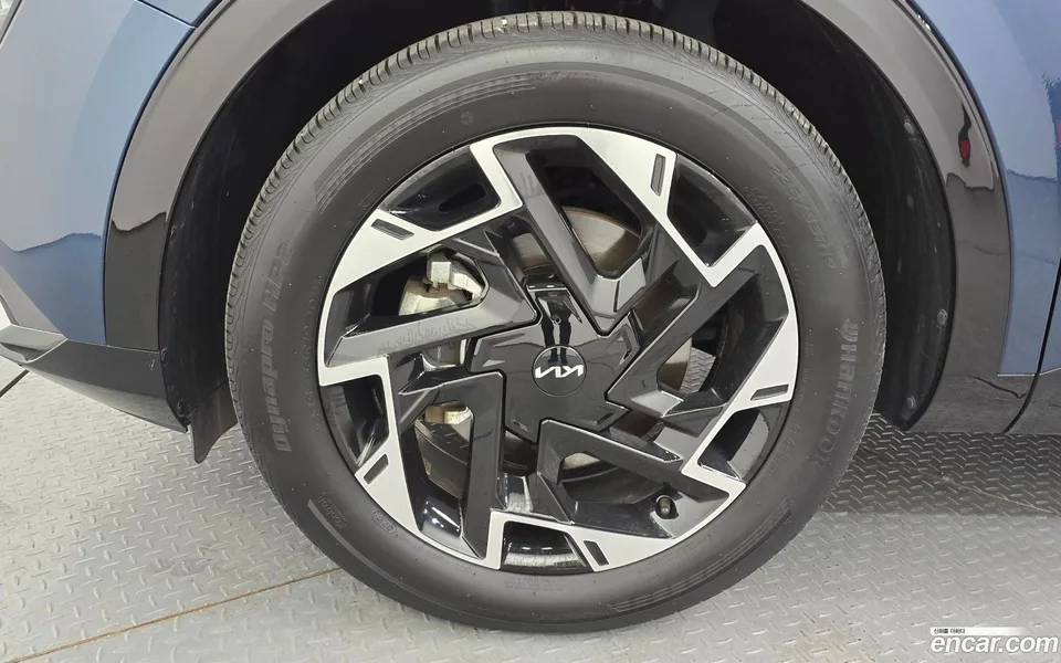 Kia Sportage 1.6 2WD 2023 — миниатюра 5