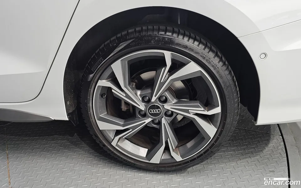 Audi A3 (8Y) 40 TFSI 2023 — миниатюра 5