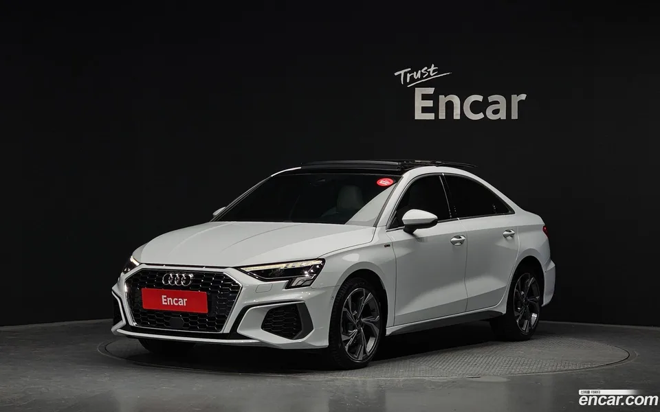 Audi A3 (8Y) 40 TFSI 2023 — фото 1, купить с доставкой в Москву