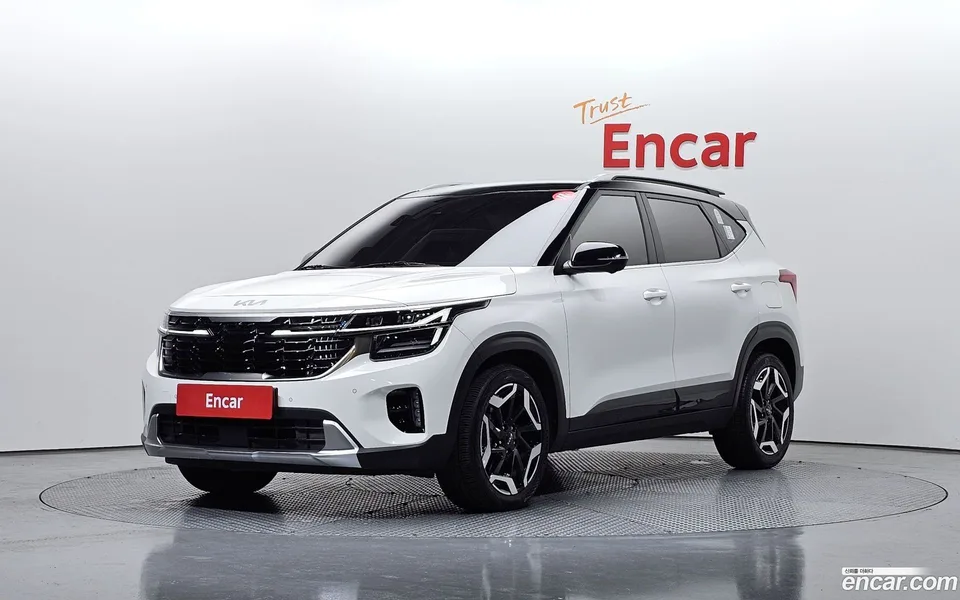 Kia Seltos 1.6 2WD 2023 — фото 1, купить с доставкой в Москву