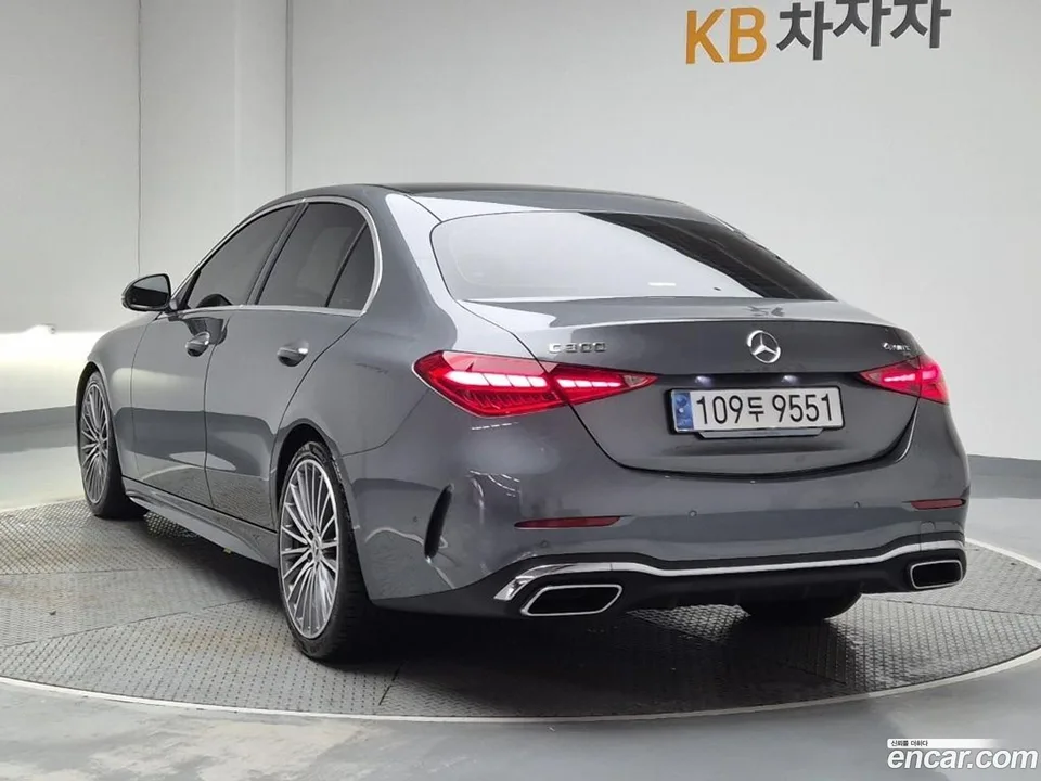 Mercedes-Benz C-Class C300 4MATIC AMG Line 2023 — миниатюра 2