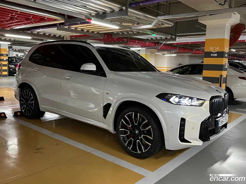 BMW X5 xDrive 50e M 2025 — миниатюра 2