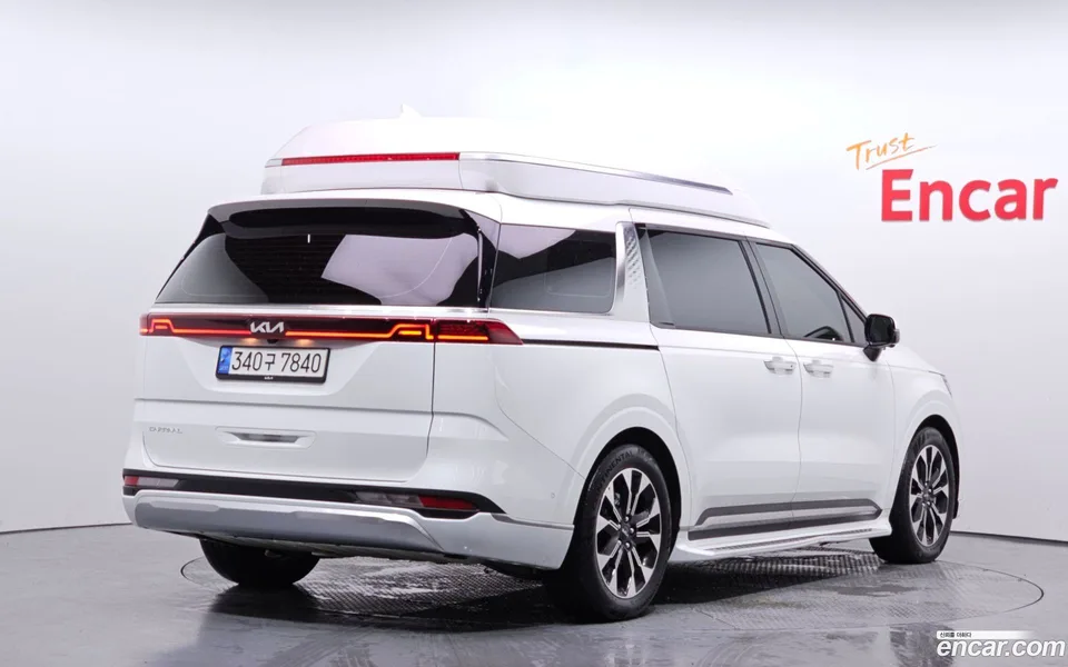 Kia Carnival 4 2023 — миниатюра 2