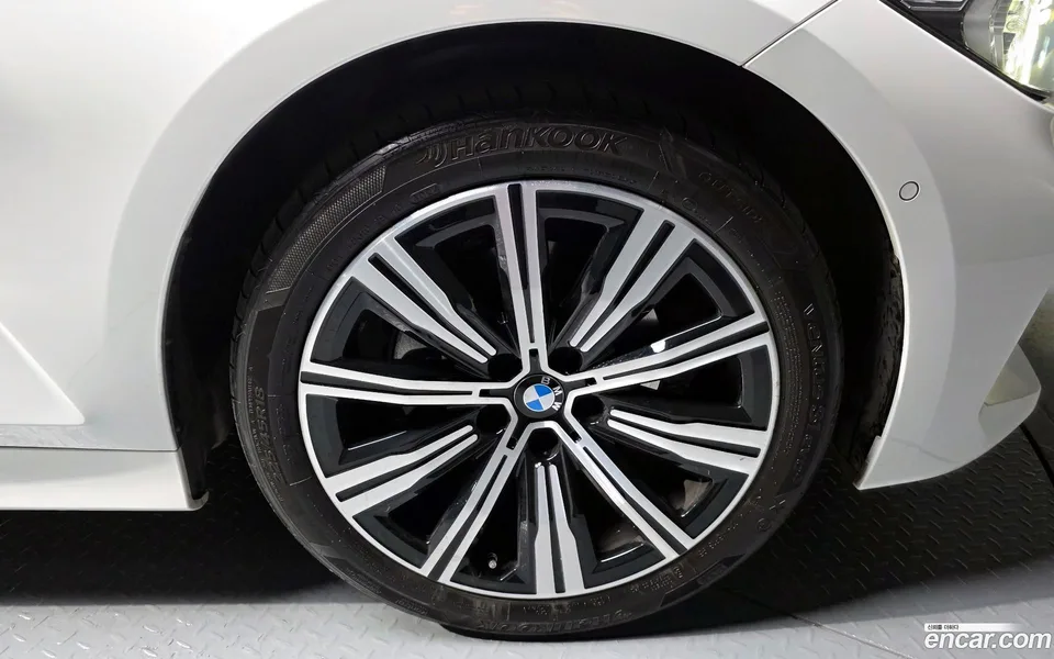 BMW 3 Series 320i 2025 — миниатюра 5