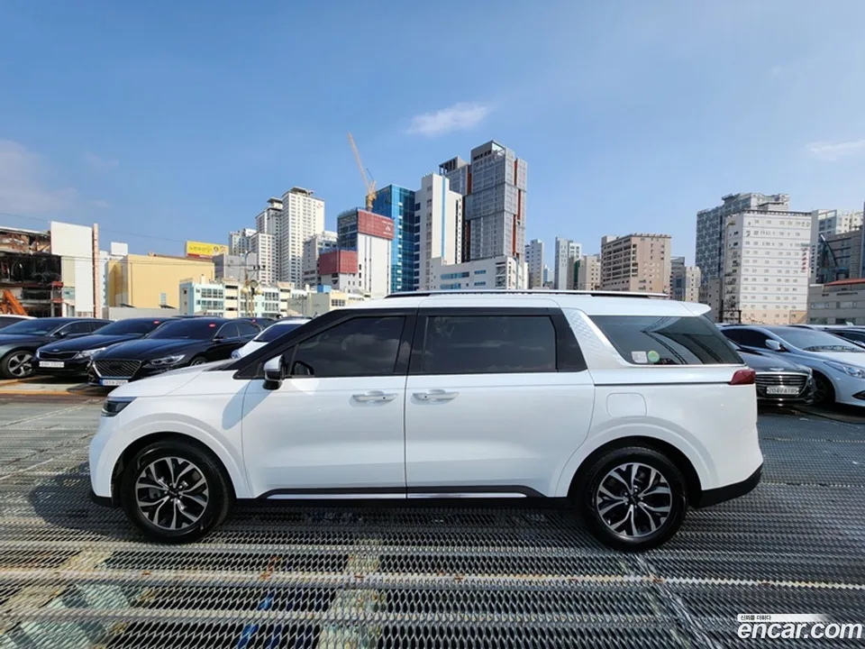 Kia Carnival 9 2023 — миниатюра 3