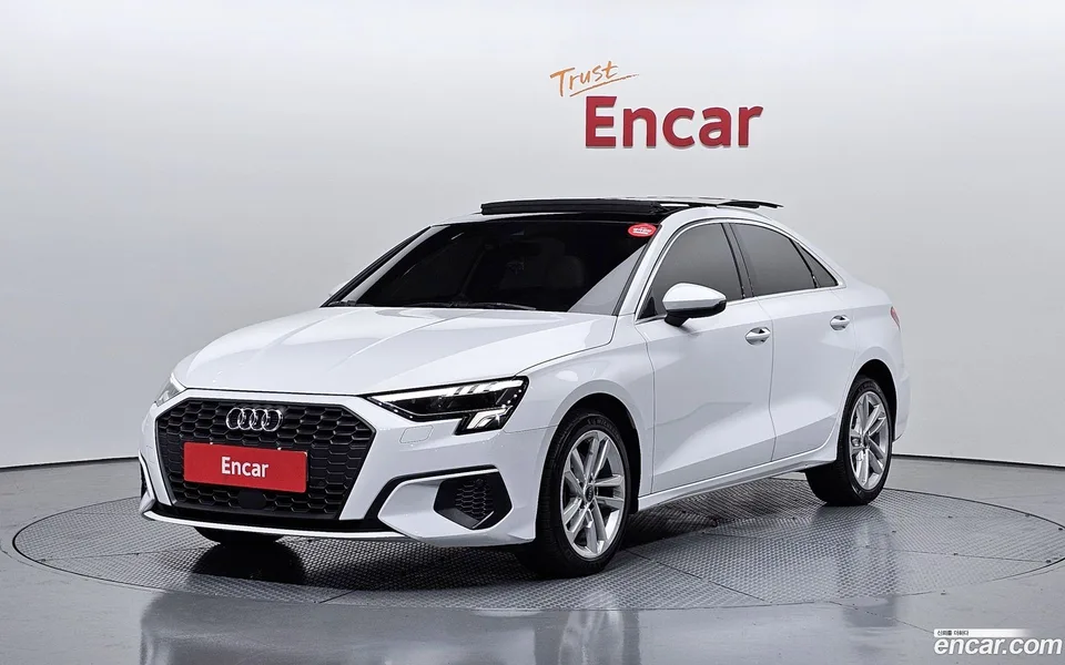 Audi A3 (8Y) 40 TFSI 2023 — фото 1, купить с доставкой в Москву