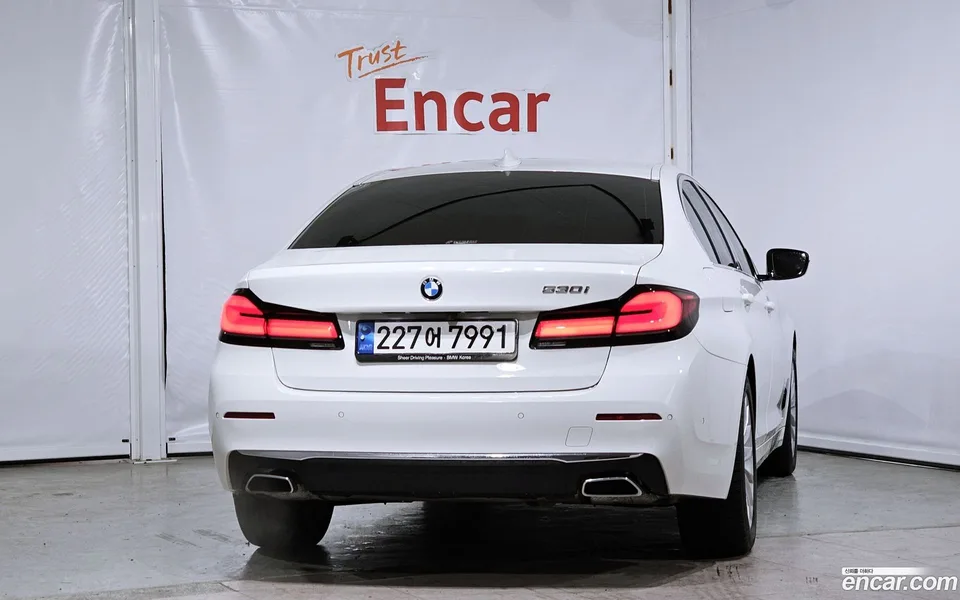 BMW 5 Series 530i 2022 — миниатюра 4