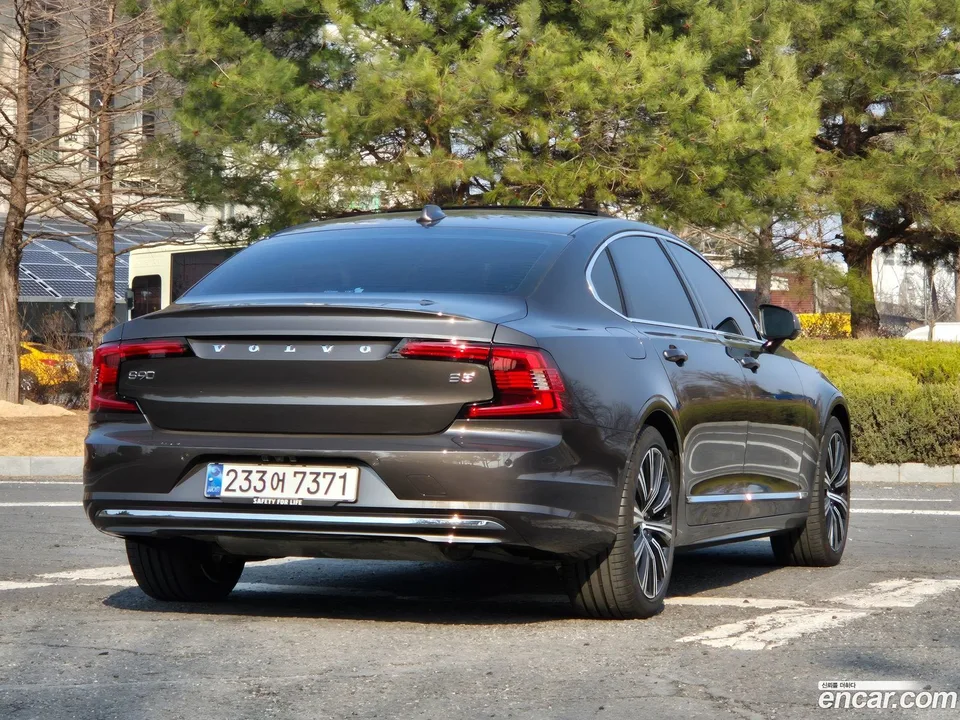 Volvo S90 B5 2024 — миниатюра 2