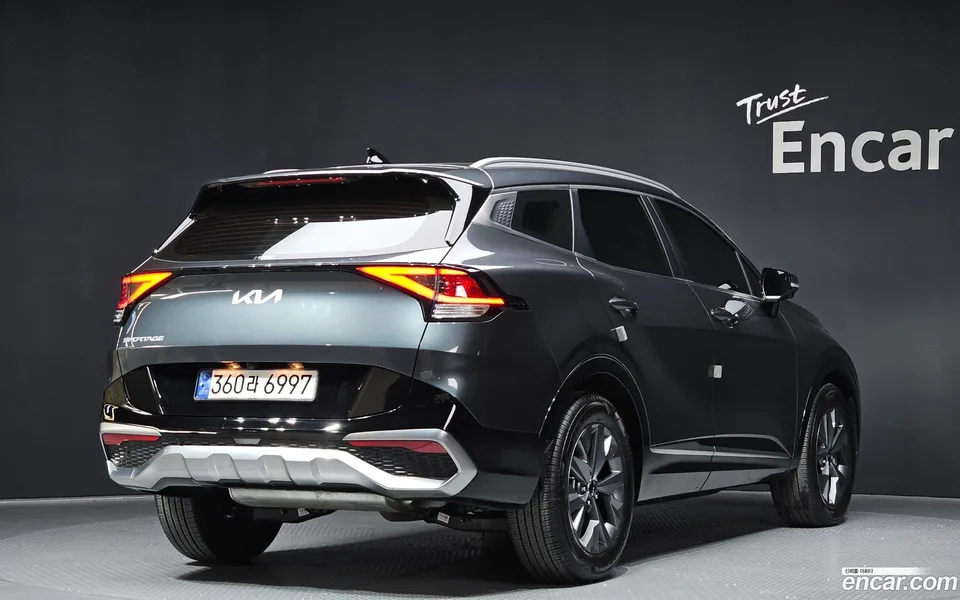 Kia Sportage 1.6 2WD 2023 — миниатюра 2