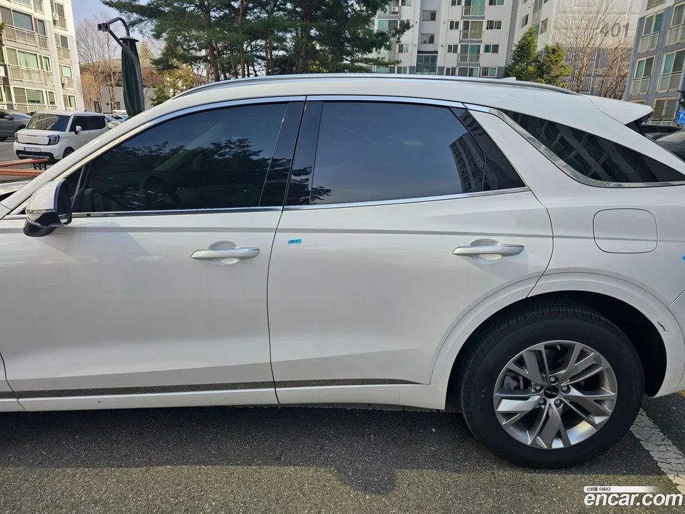 Genesis GV70 2.5T 2WD 2025 — миниатюра 2