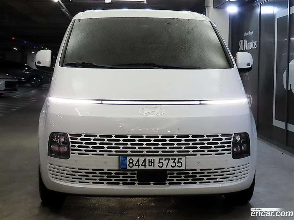Hyundai Staria L3.5 5 2024 — миниатюра 3