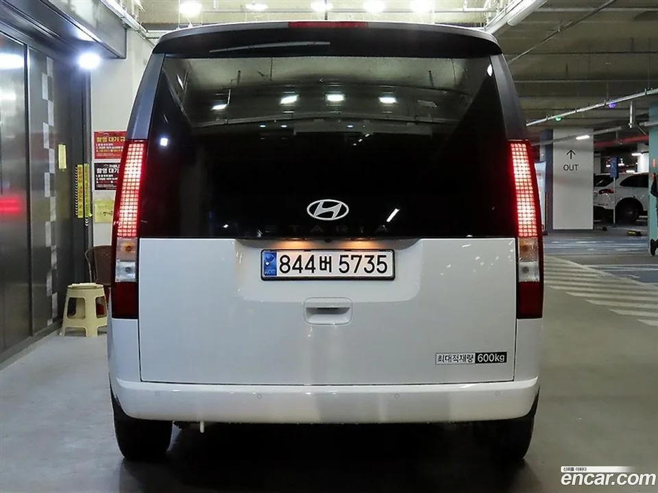 Hyundai Staria L3.5 5 2024 — миниатюра 4