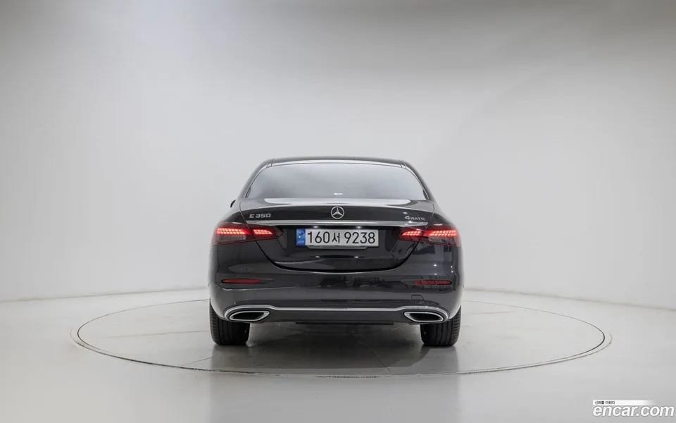 Mercedes-Benz E-Class E350 4MATIC 2022 — миниатюра 4