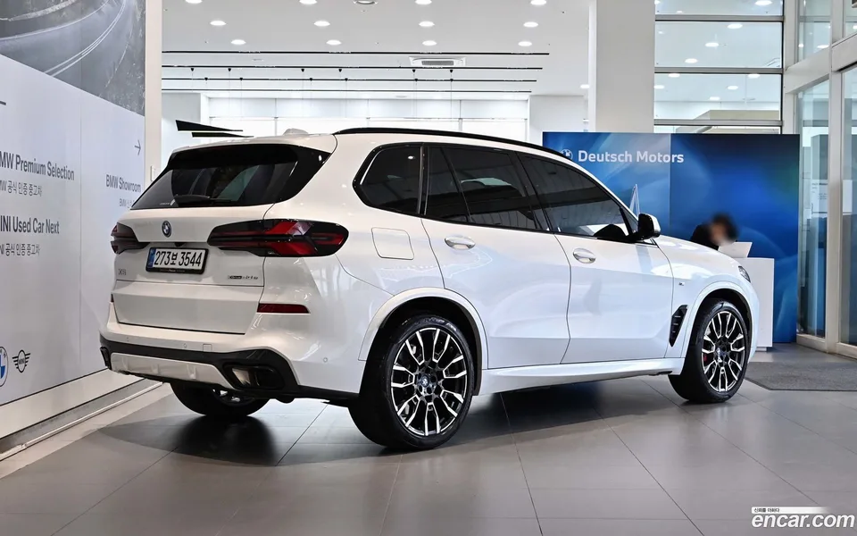 BMW X5 xDrive 50e M 2025 — миниатюра 4