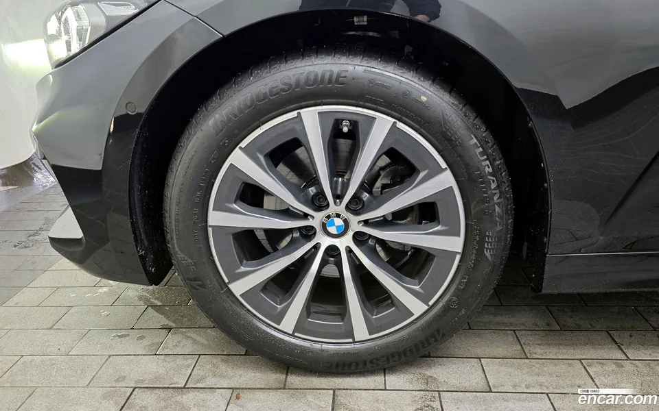 BMW 3 Series 320i 2023 — миниатюра 5