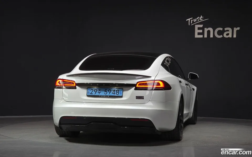 Tesla Model S 2023 — миниатюра 4
