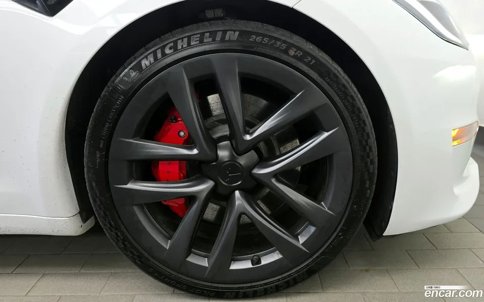 Tesla Model S 2023 — миниатюра 5