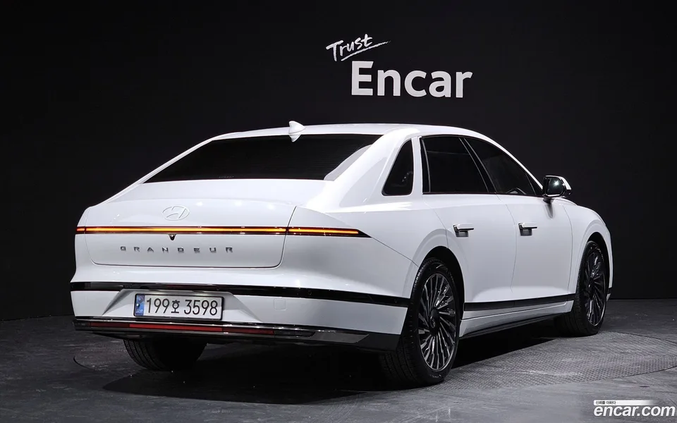 Hyundai Grandeur Hybrid 2024 — миниатюра 2