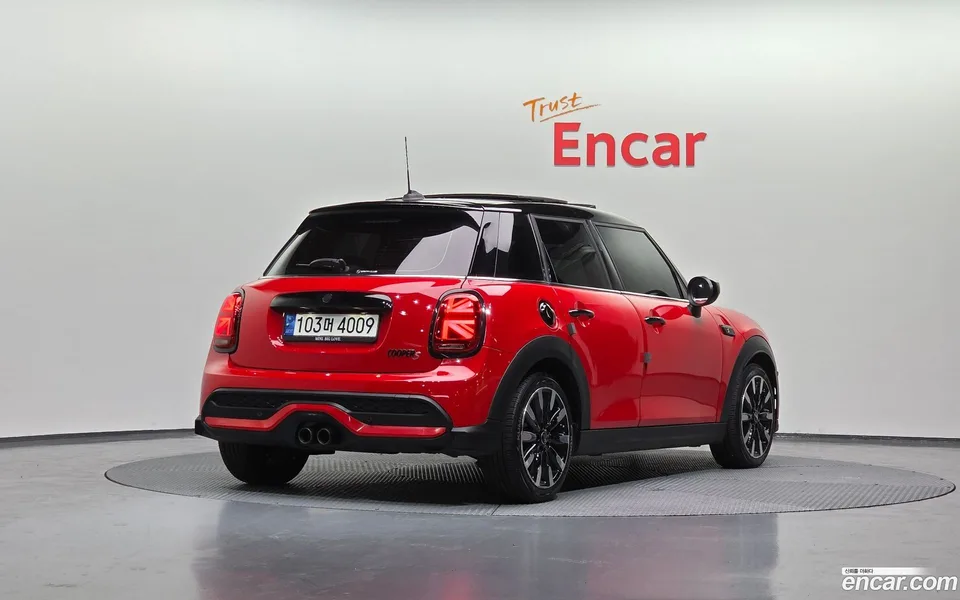 MINI Cooper S 5 2022 — миниатюра 2