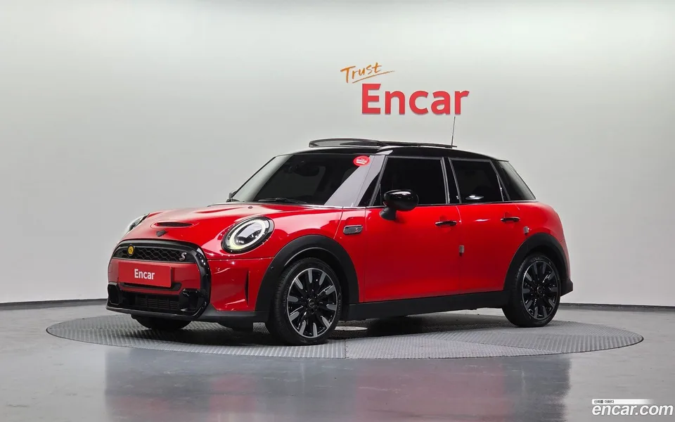 MINI Cooper S 5 2022 — фото 1, купить с доставкой в Москву