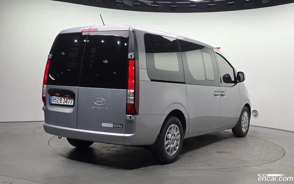 Hyundai Staria L3.5 5 2025 — миниатюра 2