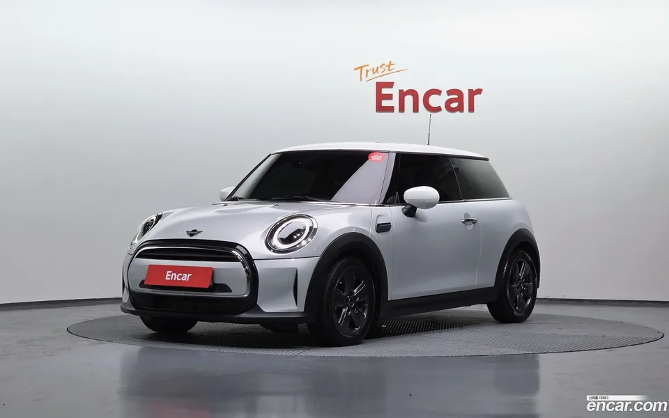 MINI Cooper 2022 — фото 1, купить с доставкой в Москву