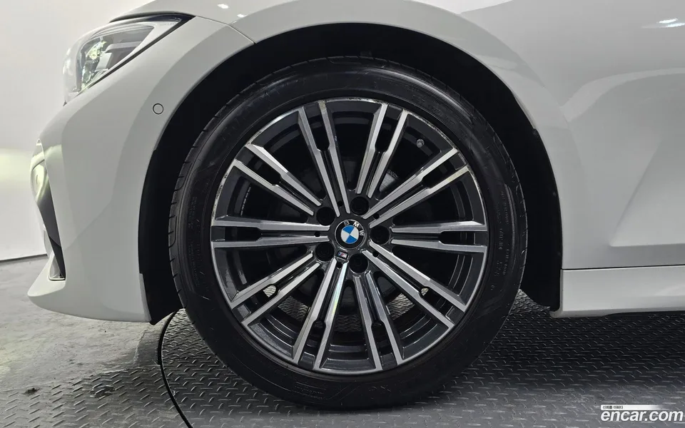 BMW 3 Series 320i M 2022 — миниатюра 5