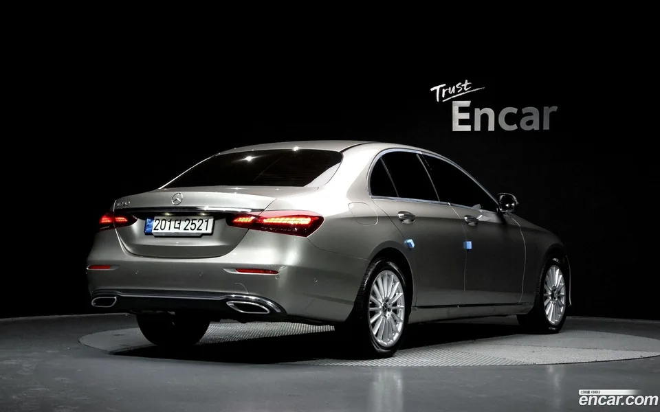 Mercedes-Benz E-Class E250 2022 — миниатюра 2