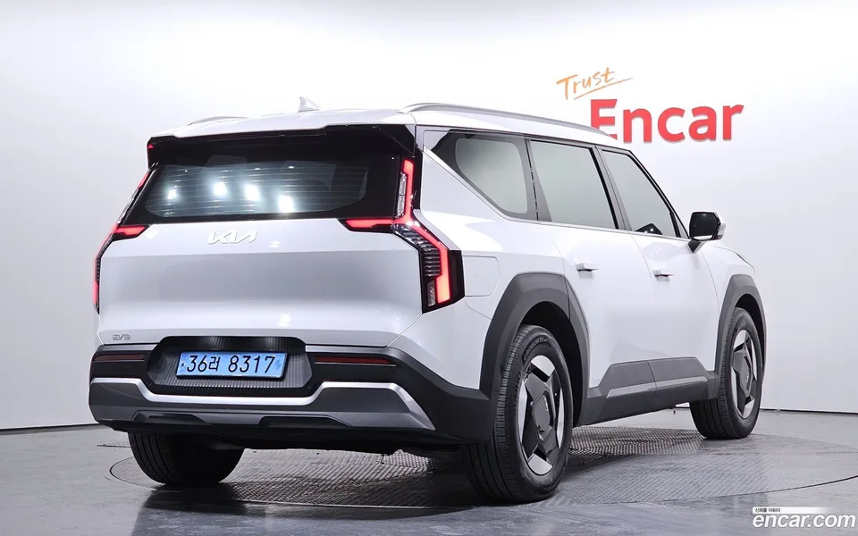 Kia EV9 4WD 2024 — миниатюра 2