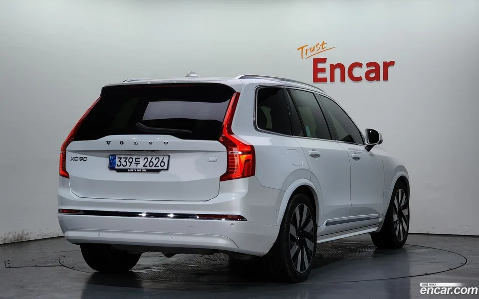 Volvo XC90 T8 2024 — миниатюра 2