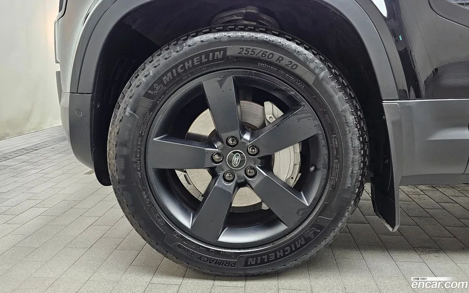 Land Rover Defender 110 D300 HSE 2022 — миниатюра 5