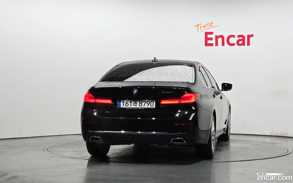 BMW 5 Series 520i 2022 — миниатюра 4