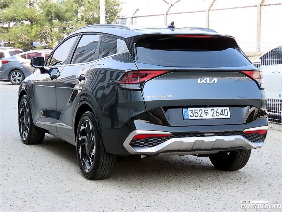 Kia Sportage 1.6 2WD 2023 — миниатюра 2