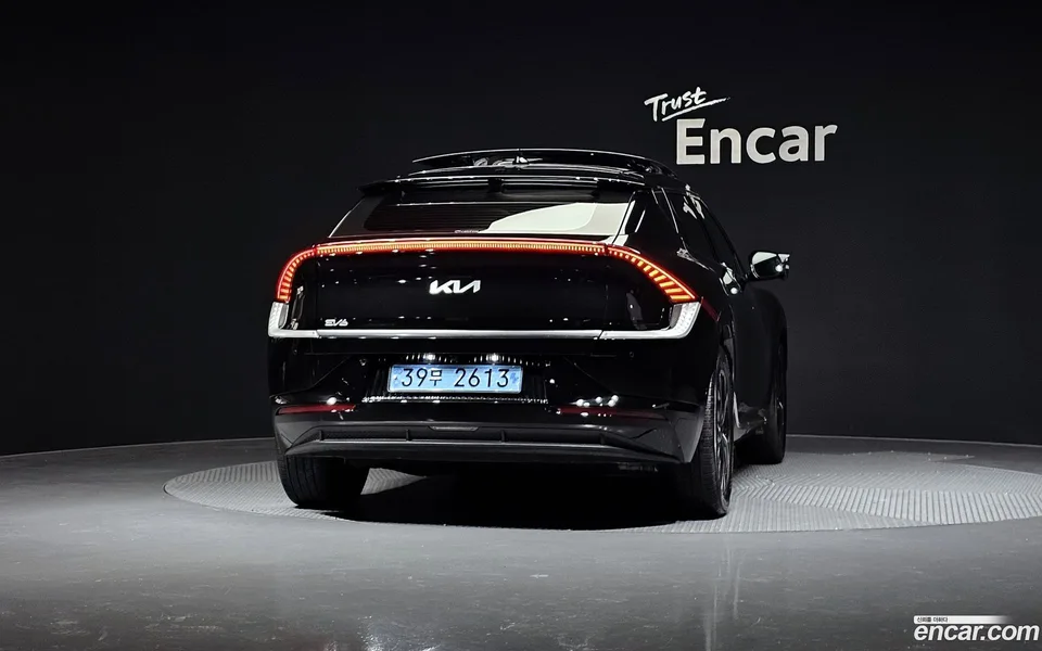 Kia EV6 2023 — миниатюра 4