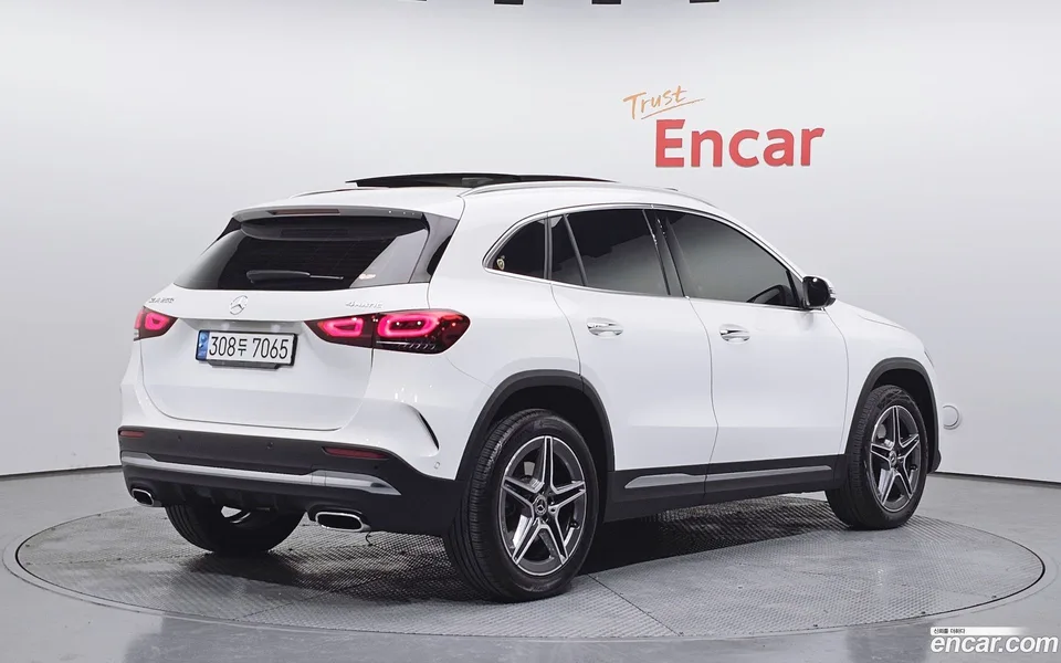 Mercedes-Benz GLA-Class GLA250 4MATIC 2023 — миниатюра 2