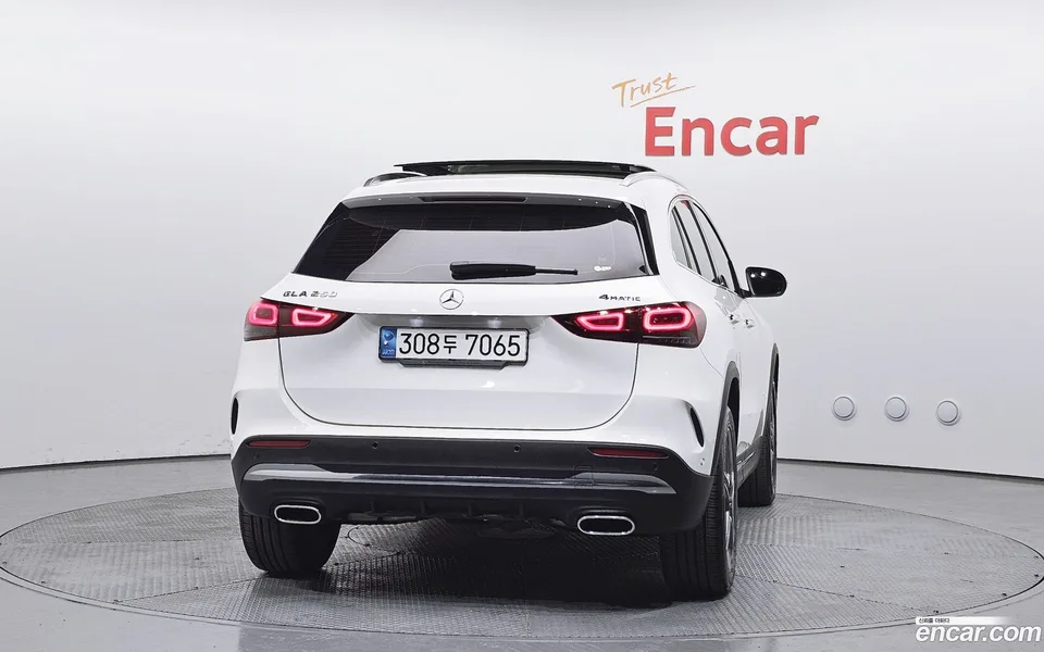 Mercedes-Benz GLA-Class GLA250 4MATIC 2023 — миниатюра 4