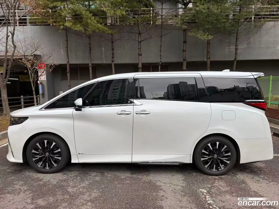 Toyota Alphard 2.5 HEV AWD 2024 — миниатюра 3