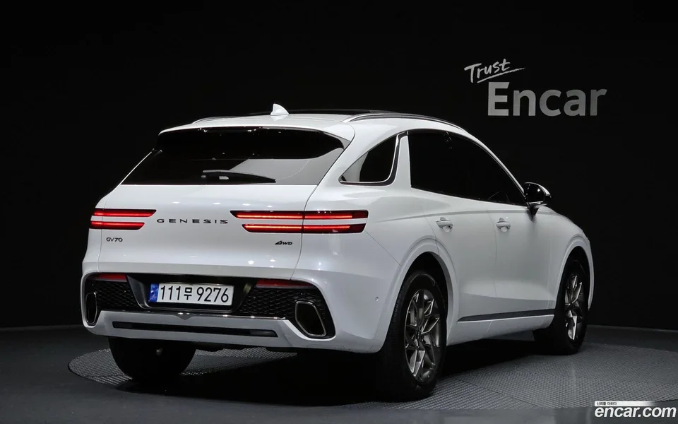 Genesis GV70 2.5T AWD 2023 — миниатюра 2