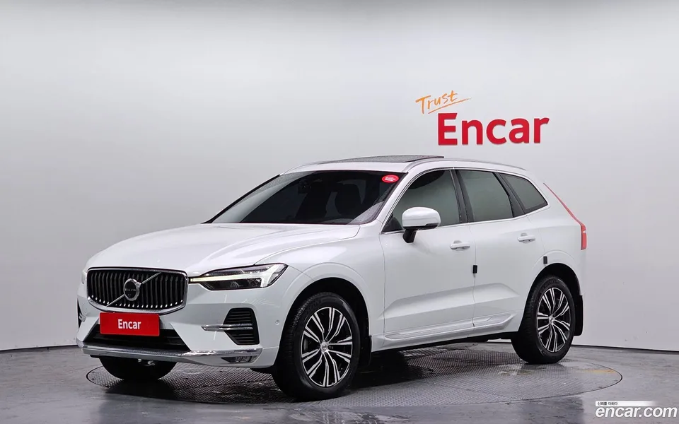 Volvo XC60 B5 2022 — фото 1, купить с доставкой в Москву