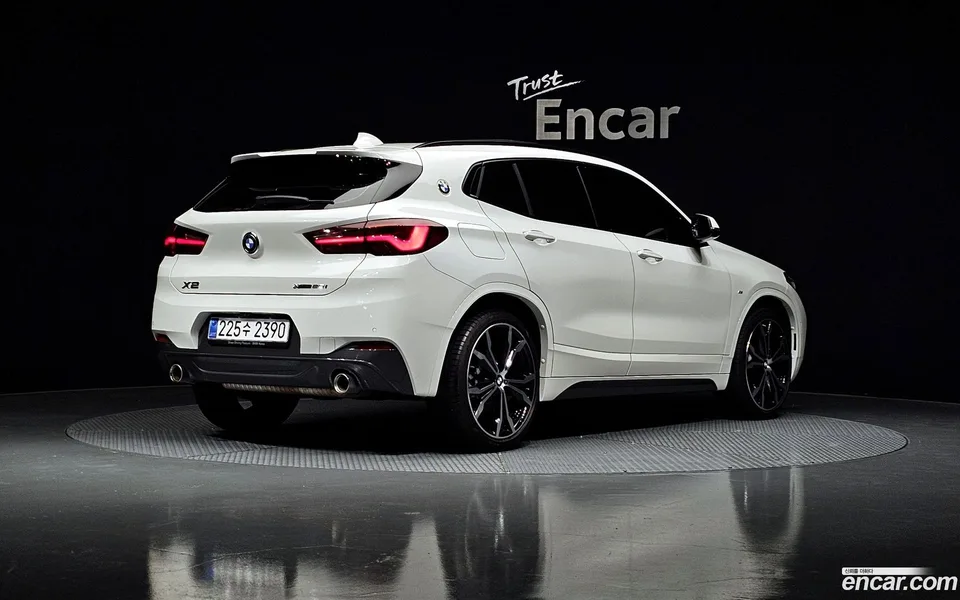 BMW X2 xDrive20i M 2023 — миниатюра 2